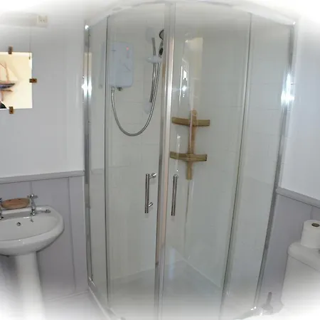 Otel Schooners 2*