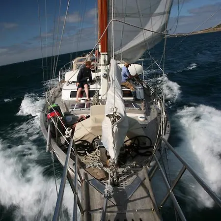 Otel Schooners 2*